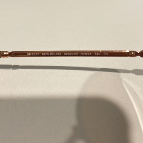 Brand new NEW ROUND Ray Bans - Picture 6 of 7